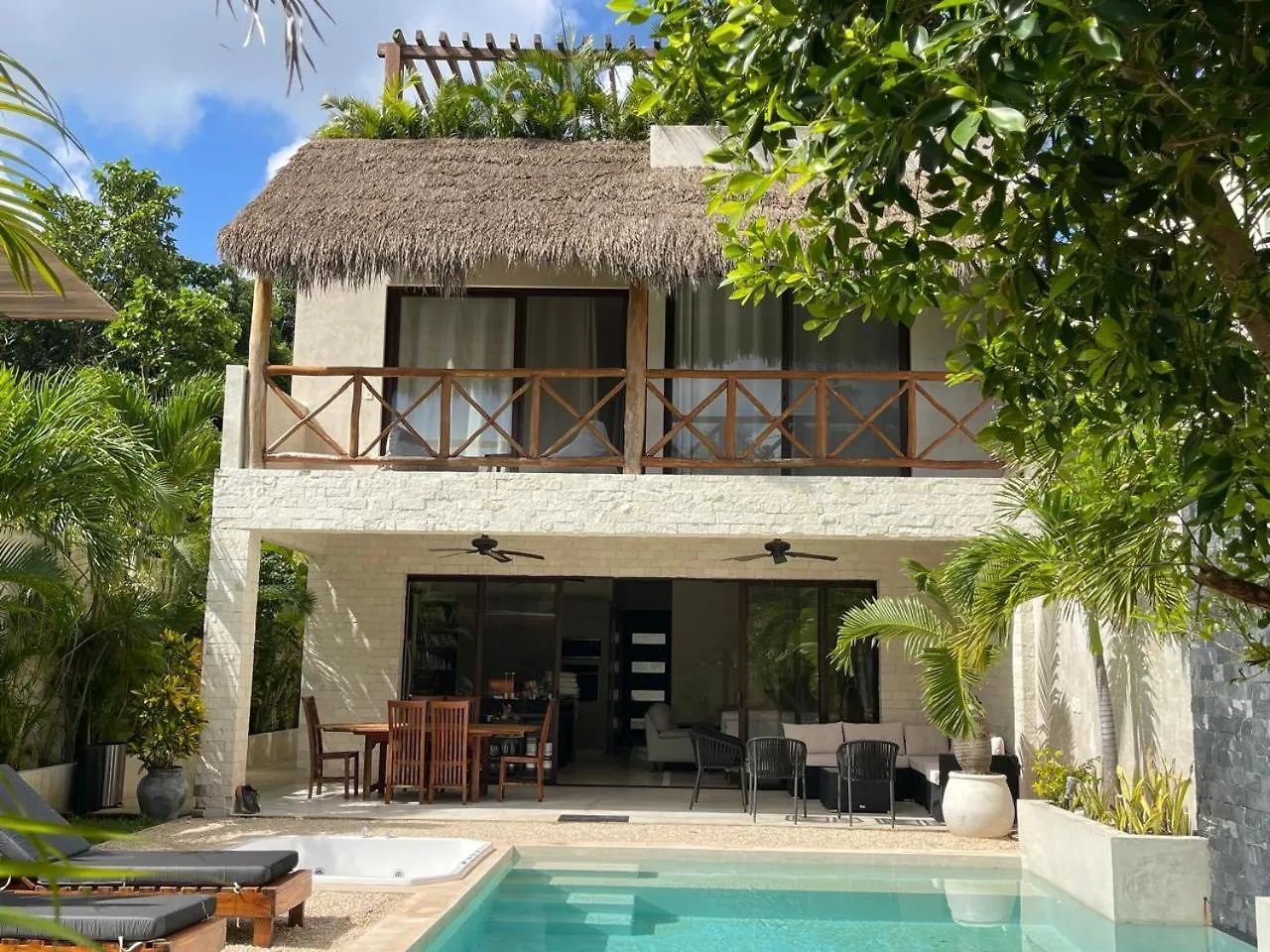 Luxury House Tomanoa - 10Pers - 4Rooms - Pool - Hotjacuzzi - Speed Wifi -Waterfall Tulum Villa